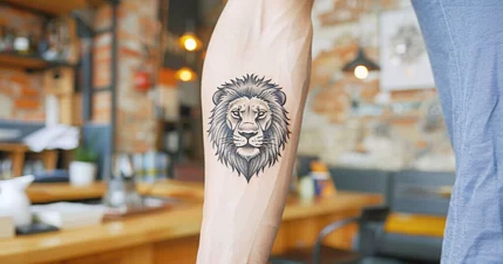 The Elegance of Fine Line Tattoos: A Delicate Art Form